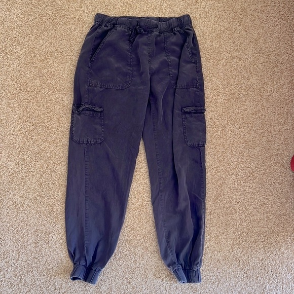 Thread and Supply Capri Cargo Pant // Size S - Picture 4 of 5